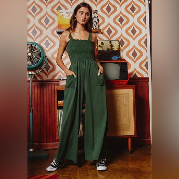 ☀️Last 1 Emory Smocked Bodice Jumpsuit w/Pockets Hunter Green Yoga Bitch NWT - Picture 12 of 13